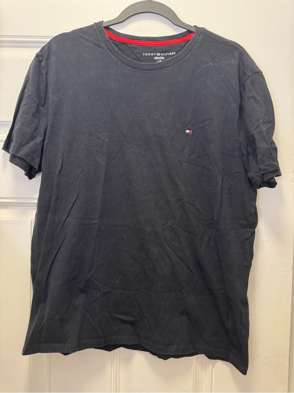 Tommy Hilfiger Black Short Sleeve Crewneck Tee with Flag Logo 0289